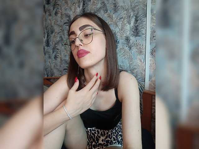 kiska-kira live cam on BongaCams