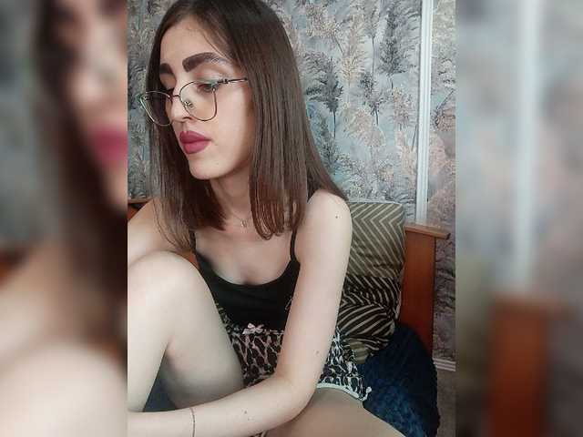 kiska-kira live cam on BongaCams