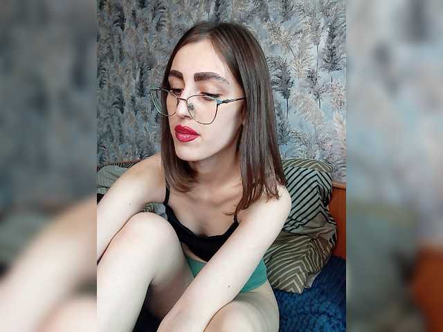 kiska-kira live cam on BongaCams
