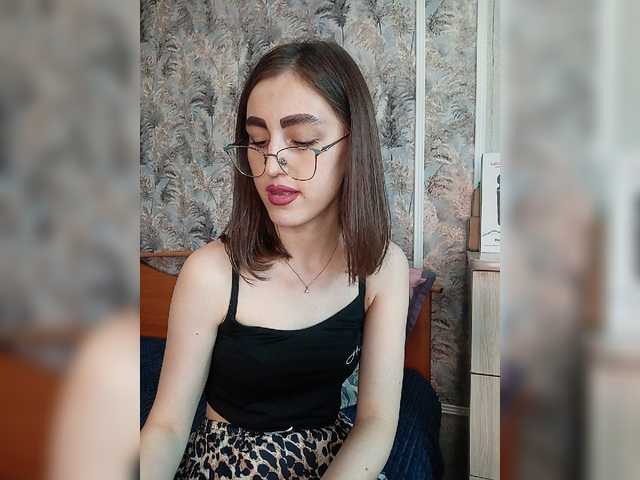 kiska-kira live cam on BongaCams