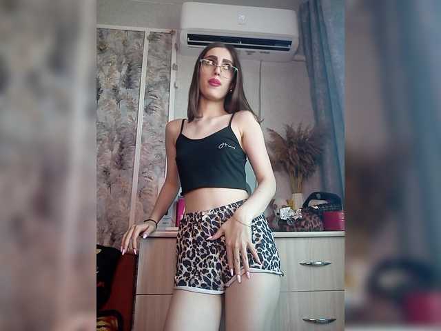 kiska-kira live cam on BongaCams