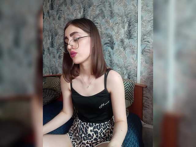 kiska-kira live cam on BongaCams