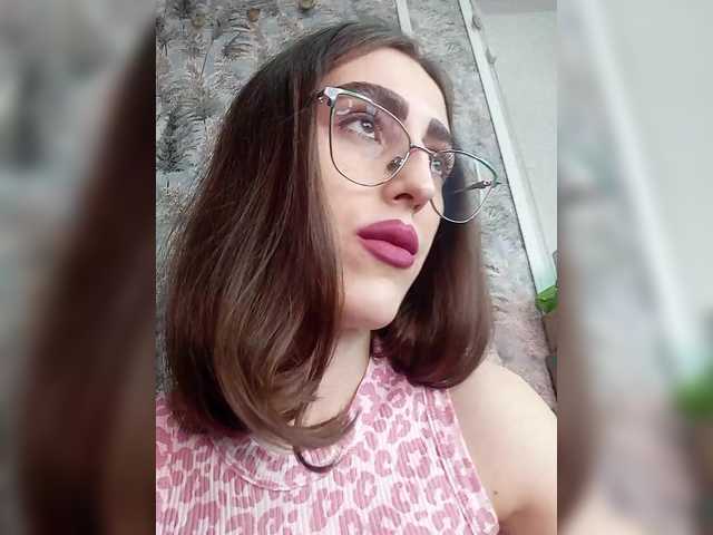kiska-kira live cam on BongaCams