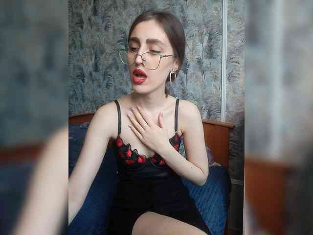 kiska-kira Live Webcam on BongaCams