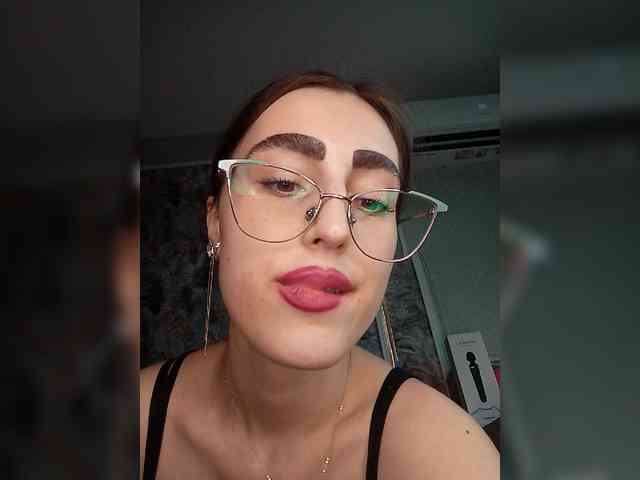 kiska-kira Sex Cam Show