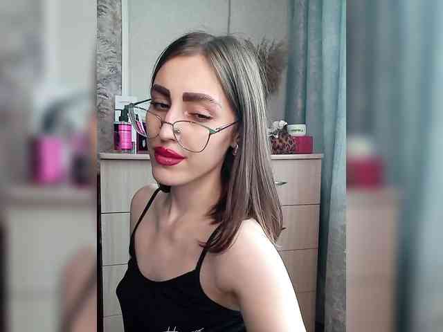 kiska-kira Live Webcam on BongaCams