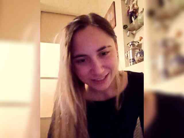AxlaRose webcam