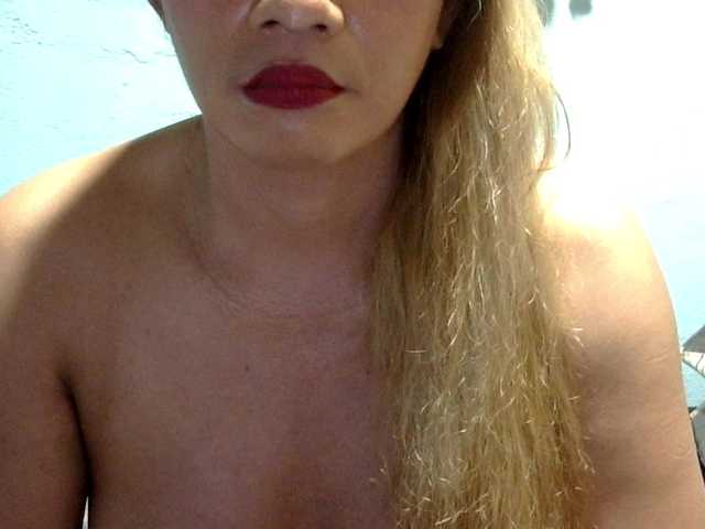 WildCumer025 live webcam show
