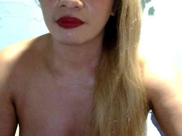 WildCumer025 Live Webcam on BongaCams