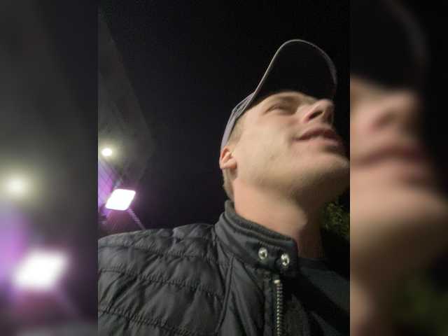 azimyt19 — live male cam