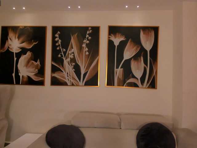 NiaSalvatore's BongaCams show and profile