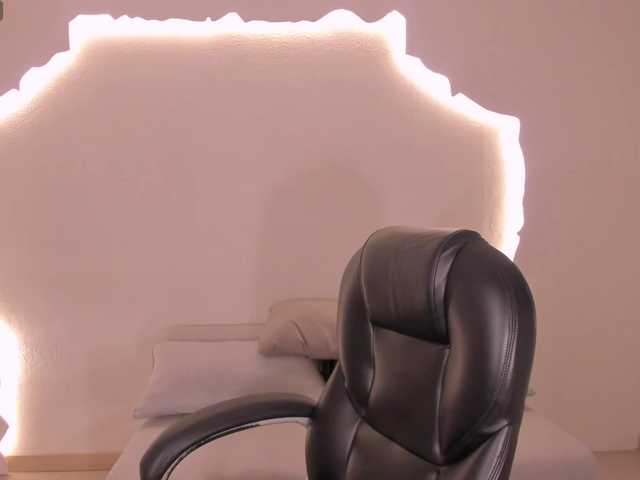 NiaSalvatore live webcam show