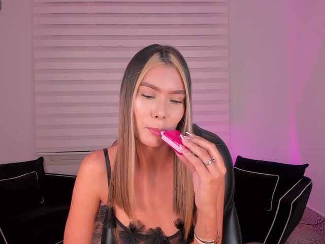 NiaSalvatore live cam on BongaCams