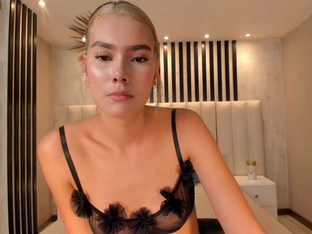 NiaSalvatore live cam on BongaCams