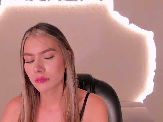 NiaSalvatore live webcam show
