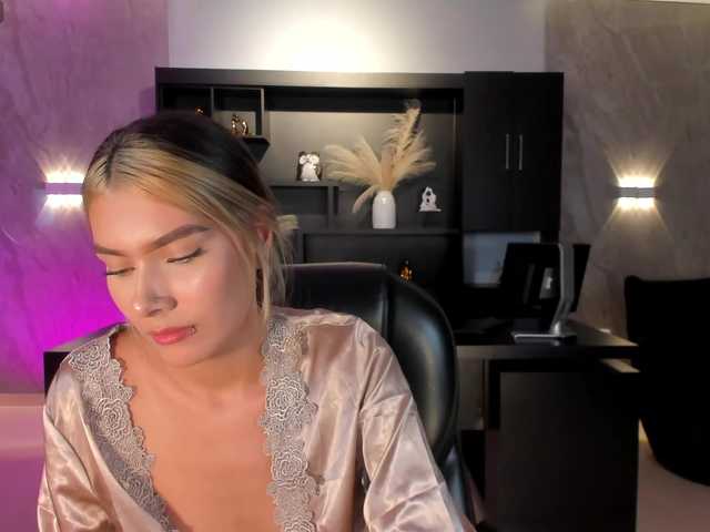 NiaSalvatore live cam
