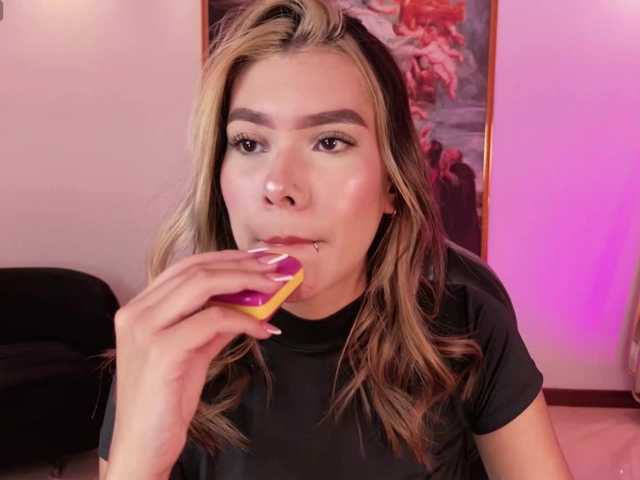 NiaSalvatore live cam on BongaCams