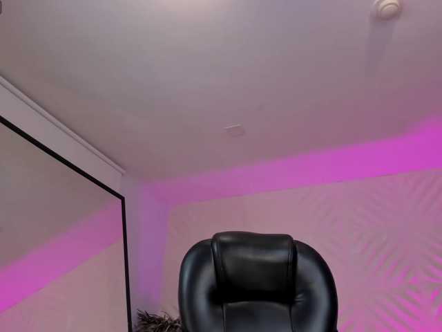 NiaSalvatore live cam on BongaCams