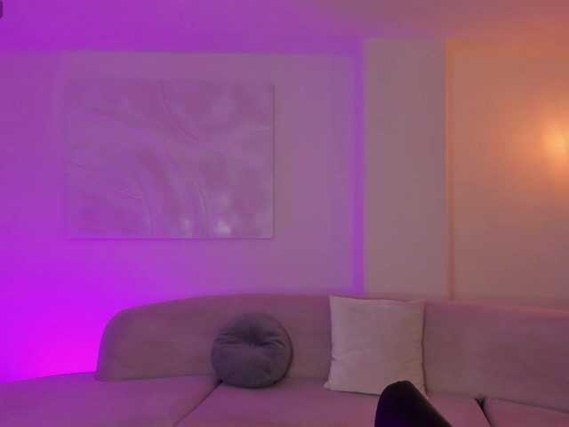 NiaSalvatore's BongaCams show and profile