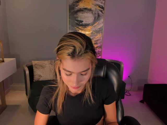NiaSalvatore live cam preview