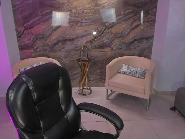NiaSalvatore live cam on BongaCams