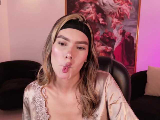 NiaSalvatore live cam on BongaCams