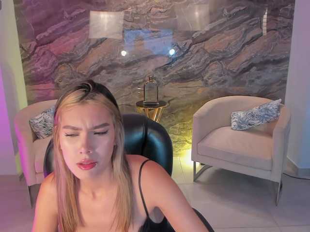 NiaSalvatore live cam on BongaCams
