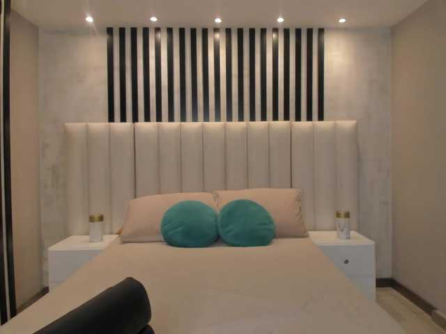 NiaSalvatore live webcam show