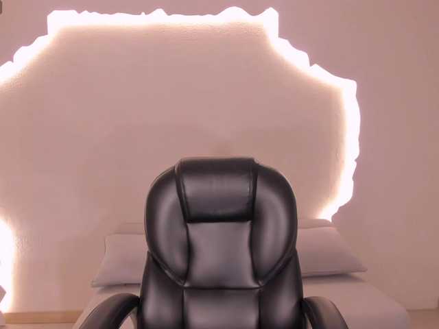 NiaSalvatore live webcam show