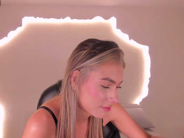 NiaSalvatore live cam on BongaCams