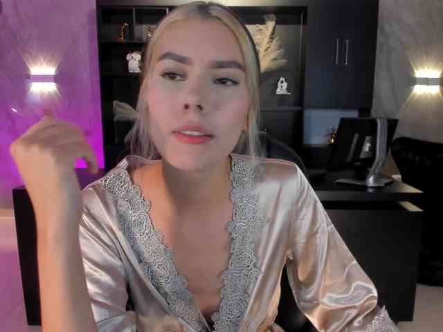 NiaSalvatore webcam
