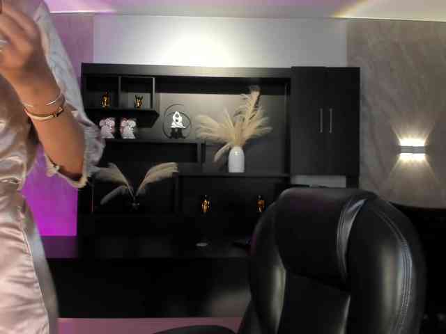 NiaSalvatore webcam