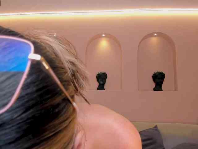 NiaSalvatore webcam