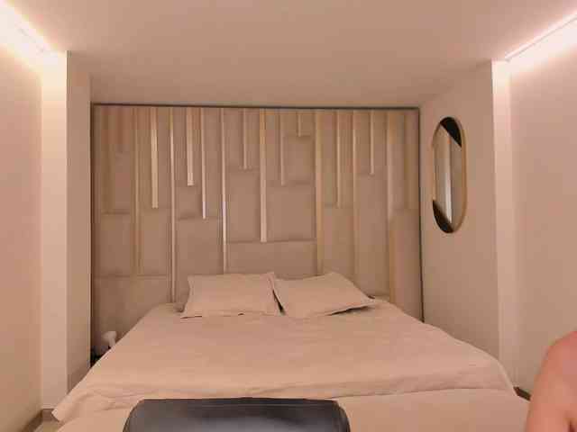 NiaSalvatore webcam
