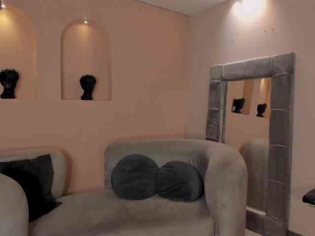 NiaSalvatore webcam
