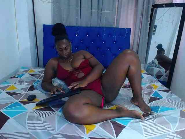 Модель: big-black-asss