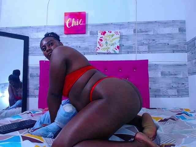 Modelo: big-black-asss