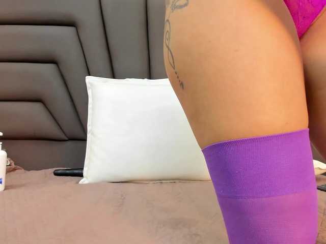 Ashley-Miller26 live cam on BongaCams