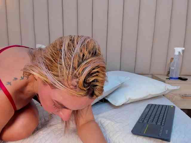 Ashley-Miller26 webcam