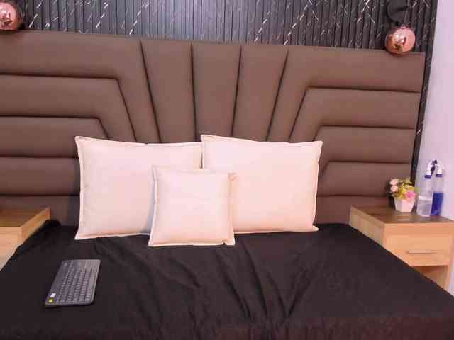Ashley-Miller26 webcam