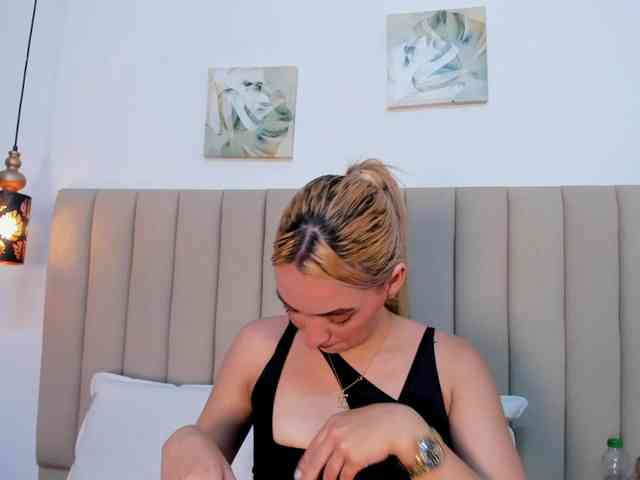 Ashley-Miller26 webcam