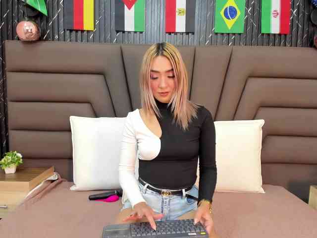 Ashley-Miller26 webcam