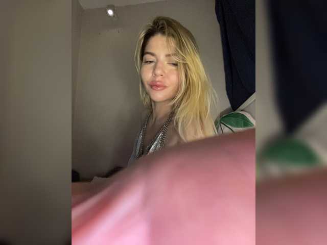 Sweet-Beauty live cam on BongaCams