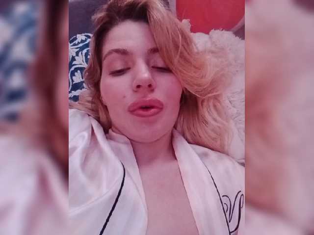 Sweet-Beauty live cam on BongaCams