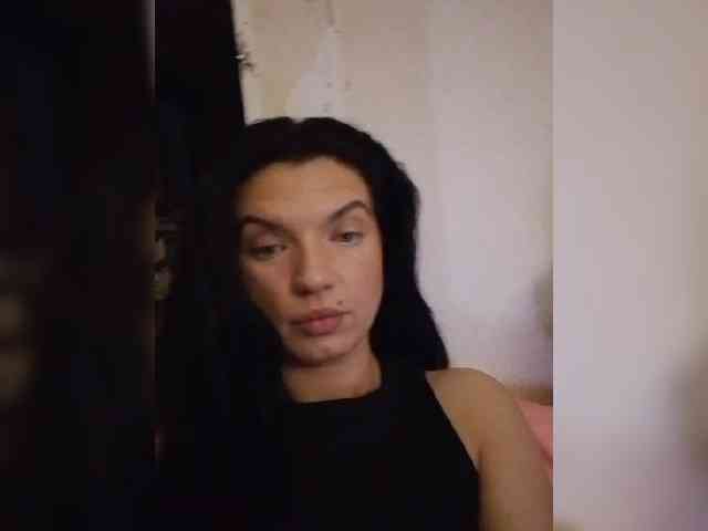 Laylay13 webcam