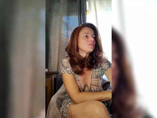 Kesarra55 Live Webcam on BongaCams