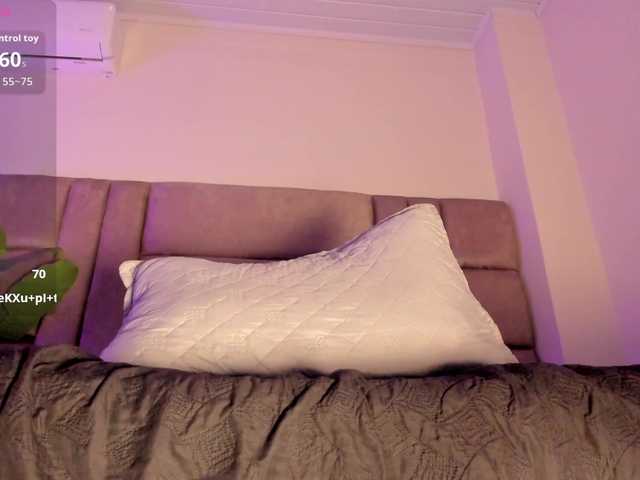 Ashley-12 live cam on BongaCams