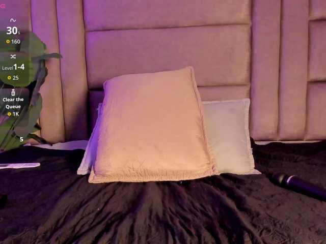 Ashley-12 live cam on BongaCams