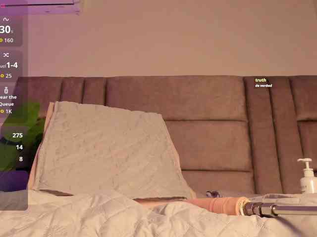 Ashley-12 webcam