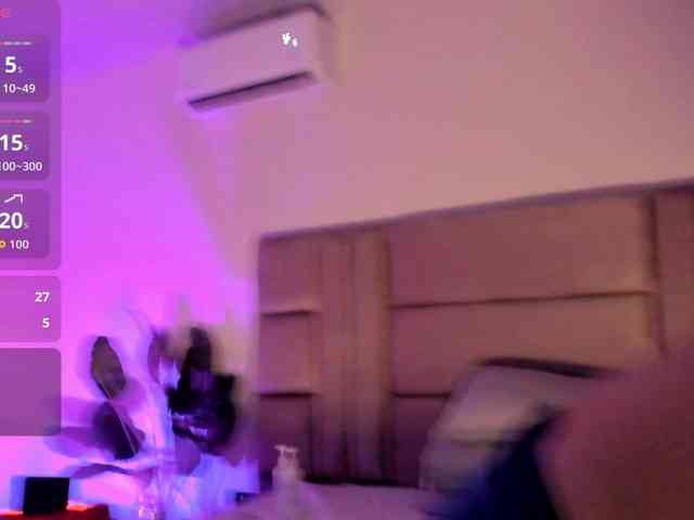 Ashley-12 webcam